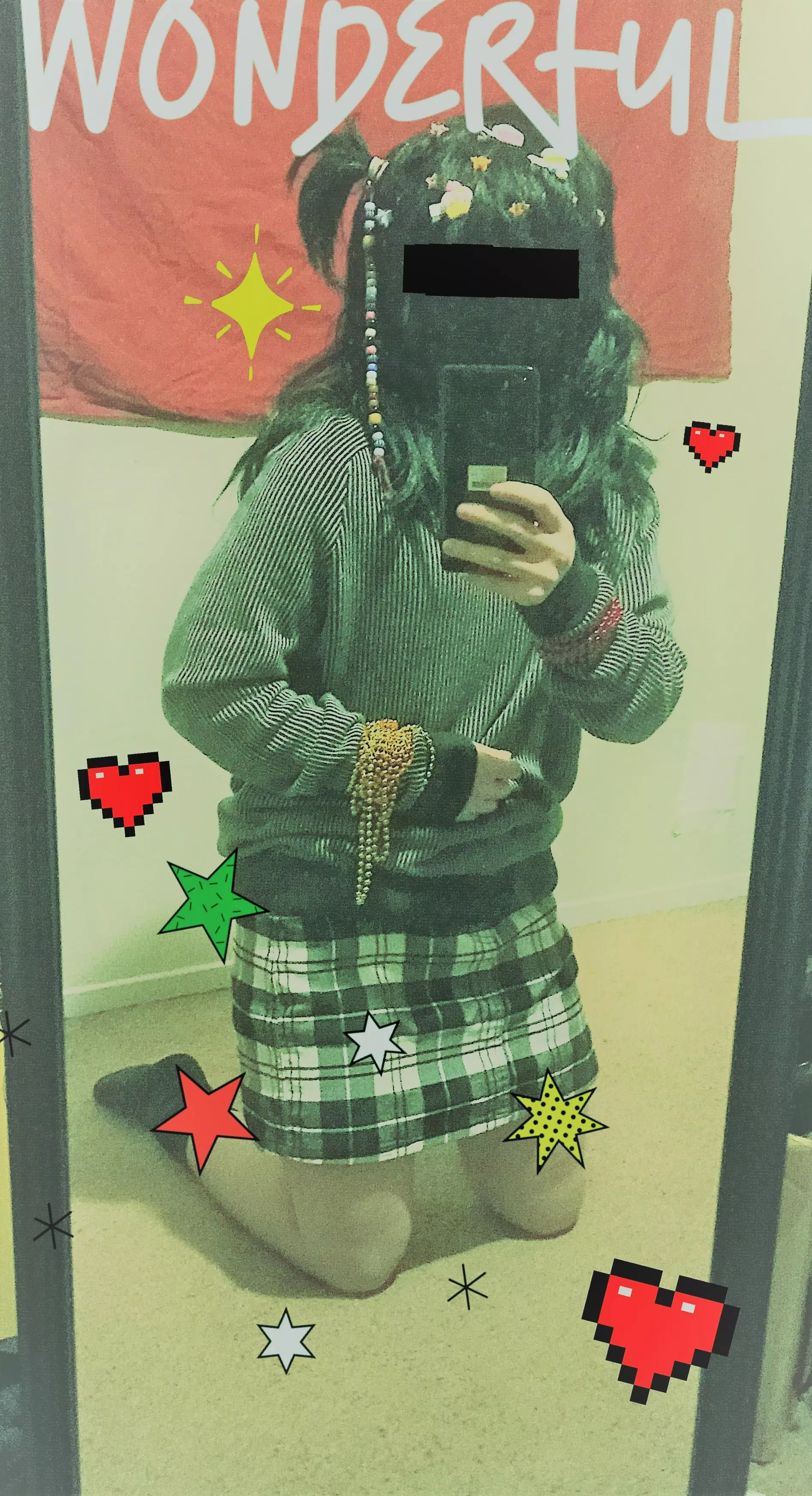 A green filter on black and white plaid！♡