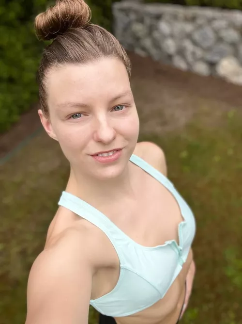 any married cock with cum accumulated? i want to drain you now 😈👅