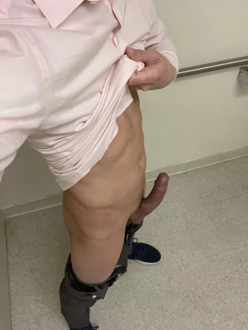 Be a good work friend and help a bro out [30s]