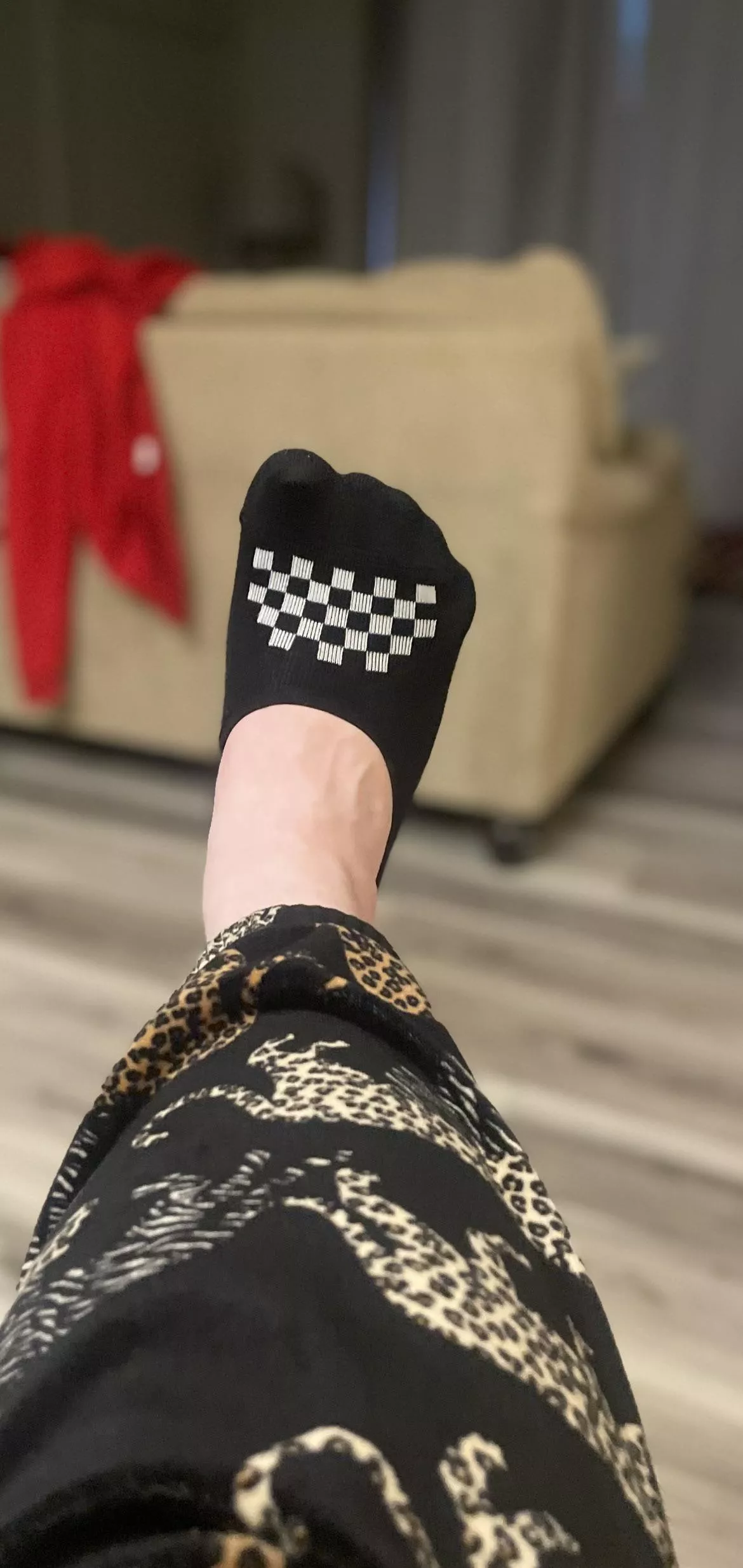 Care to sniff my no-shows? [selling]