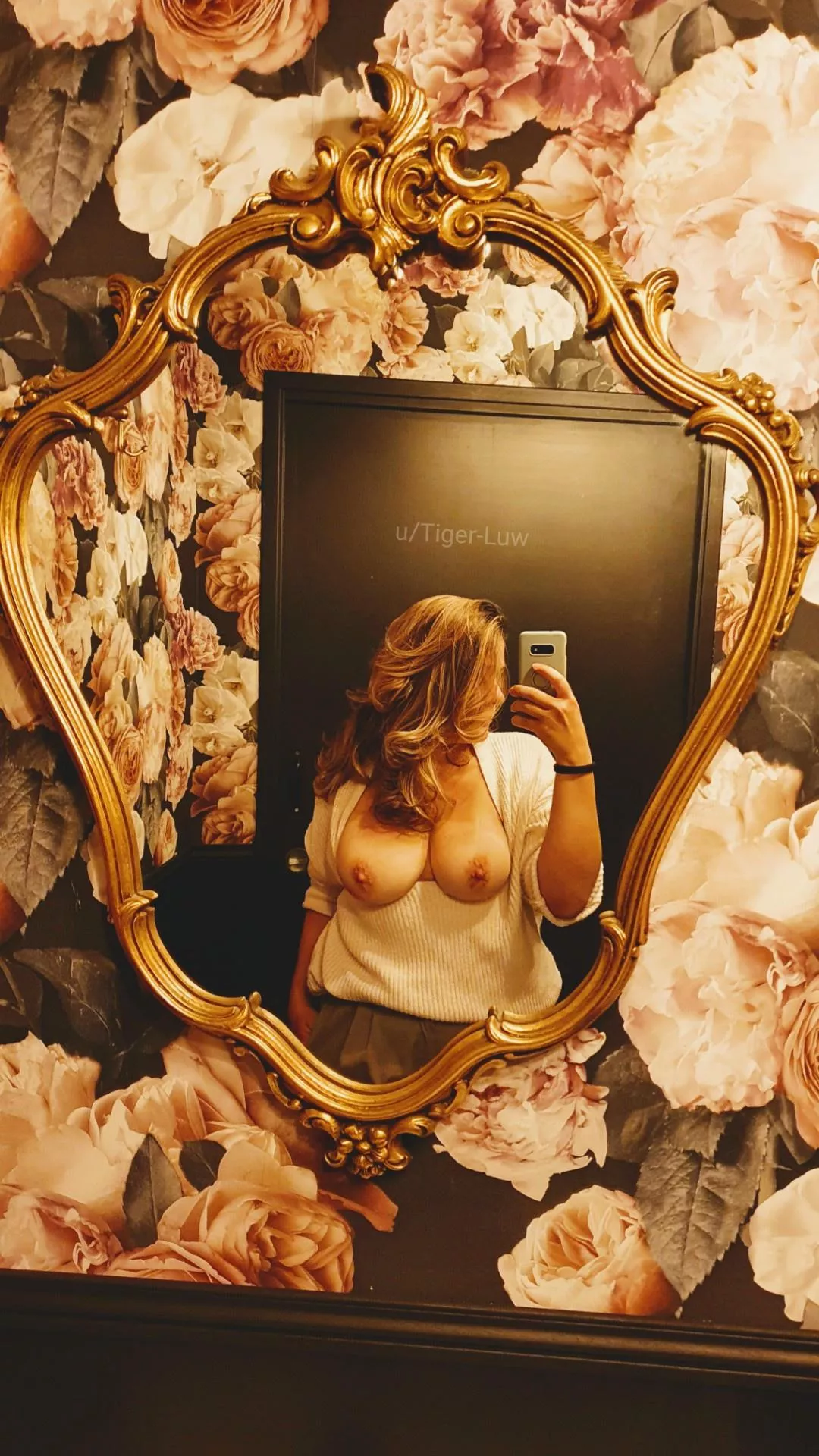 Dirty lil secret : I get horny when going for drinks, thinking about who'd I like to take home for a 3/moresome