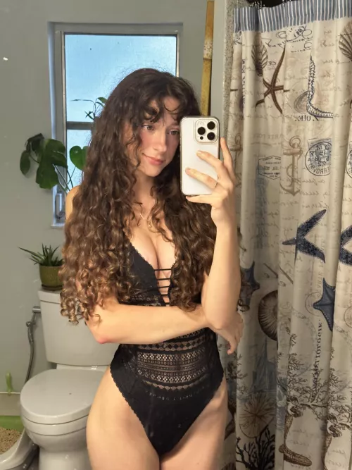 Do you like my young body?🥰what would you do to it 👀