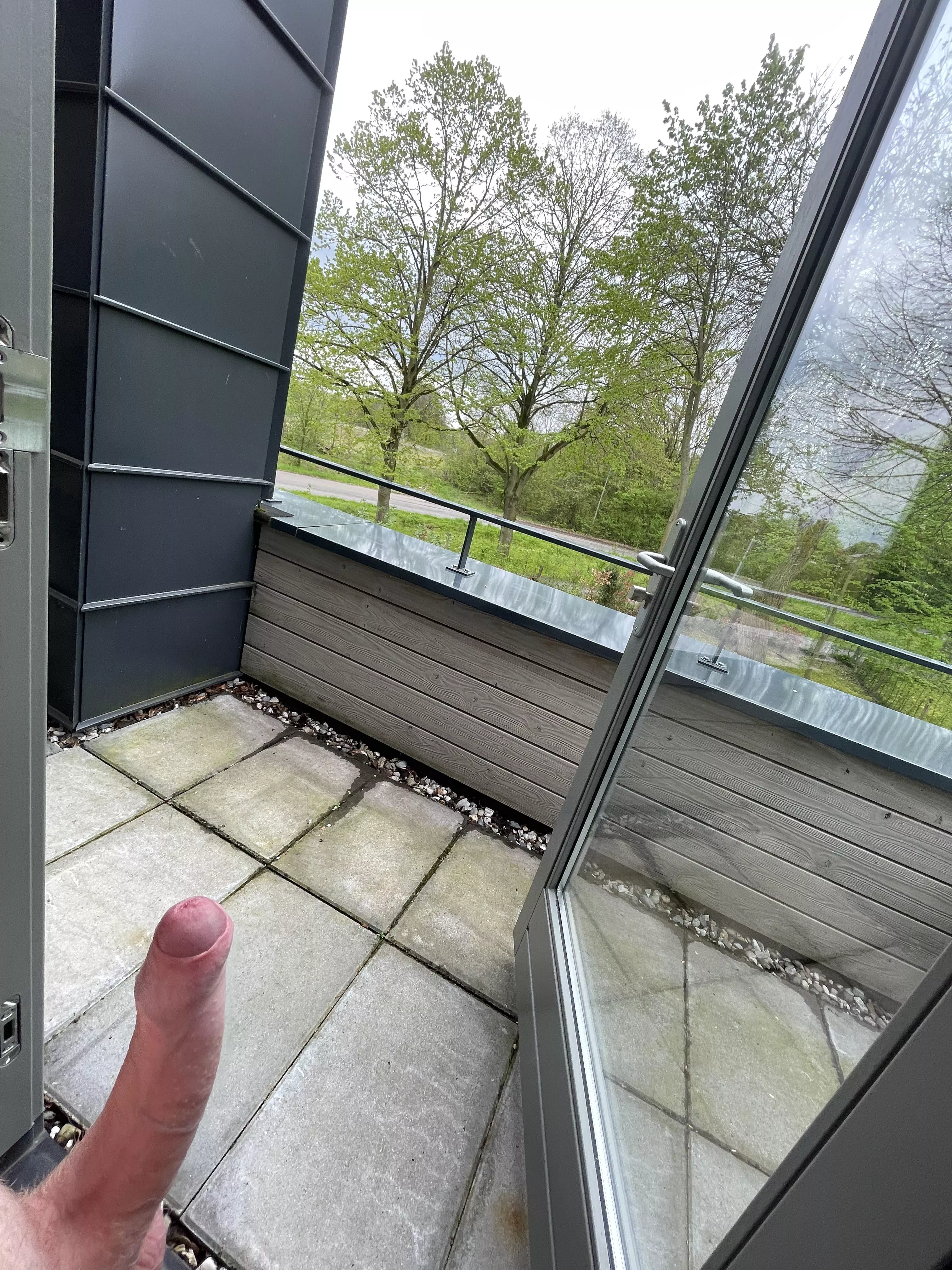 Does this count? Secretly i hope people look at me from the road🤭