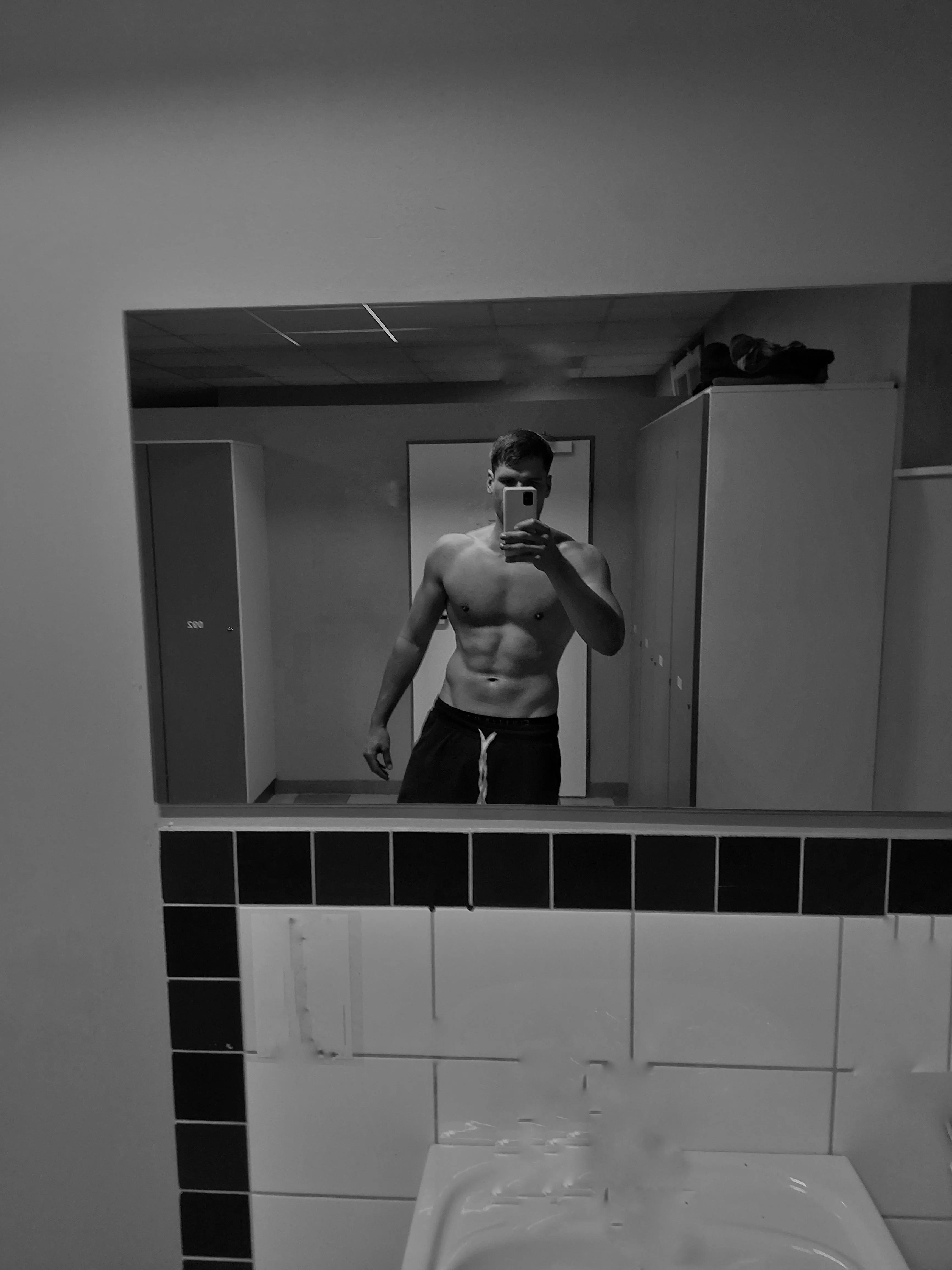 First time posting here, please be kind (m)