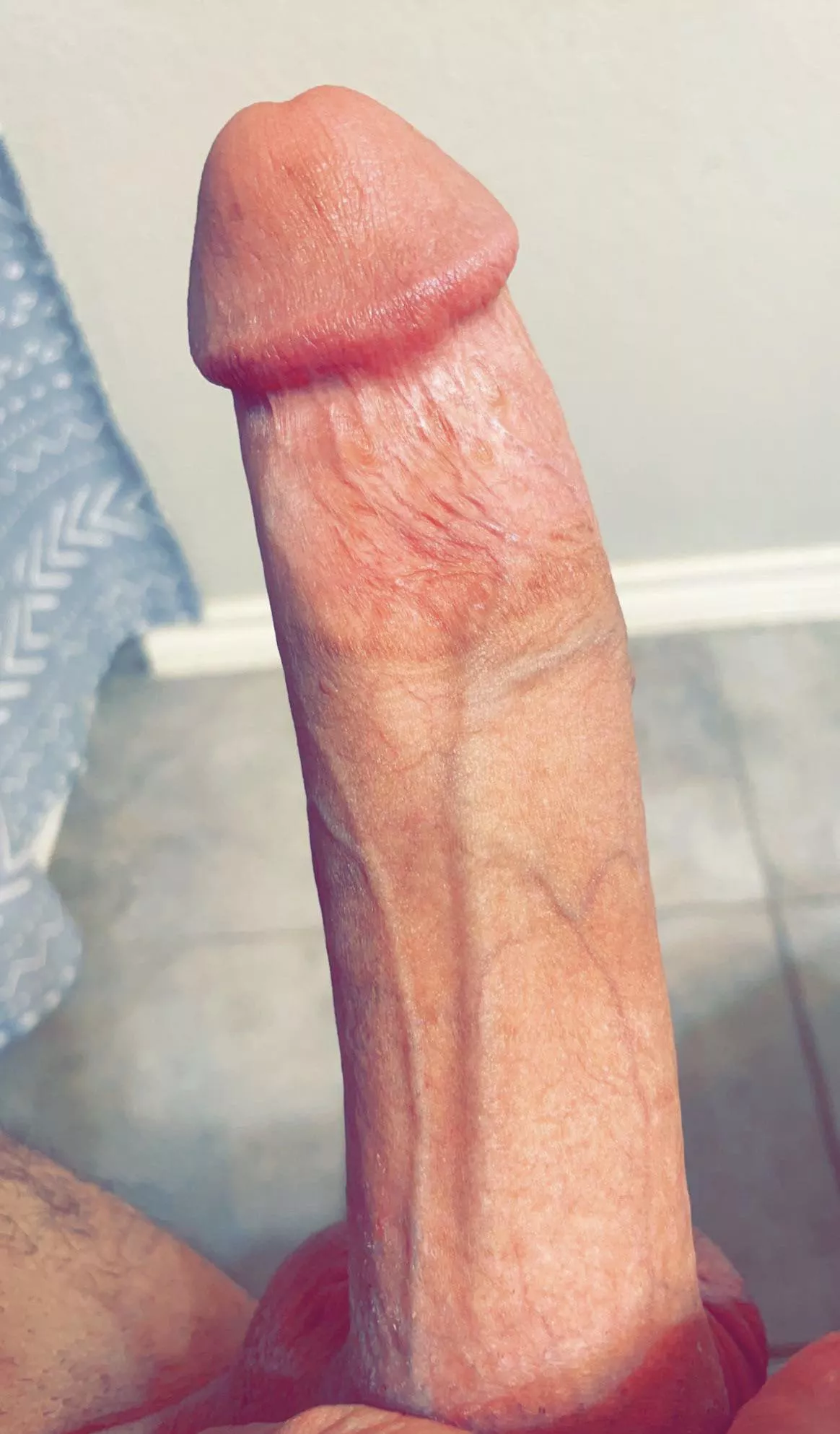Half a bottle of tequila & a joint later got me horny & my thick cock hard af😈🫠