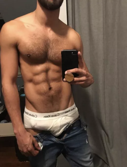 Help me close my pants?