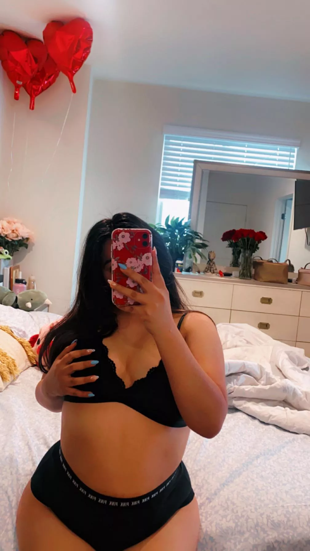 Hope this makes Mondays better 🤭😘