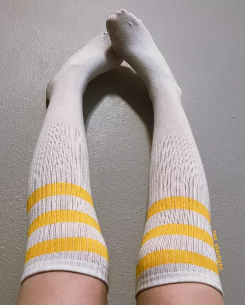 How do you feel about my roller skating socks? ☺️🛼 [NB]