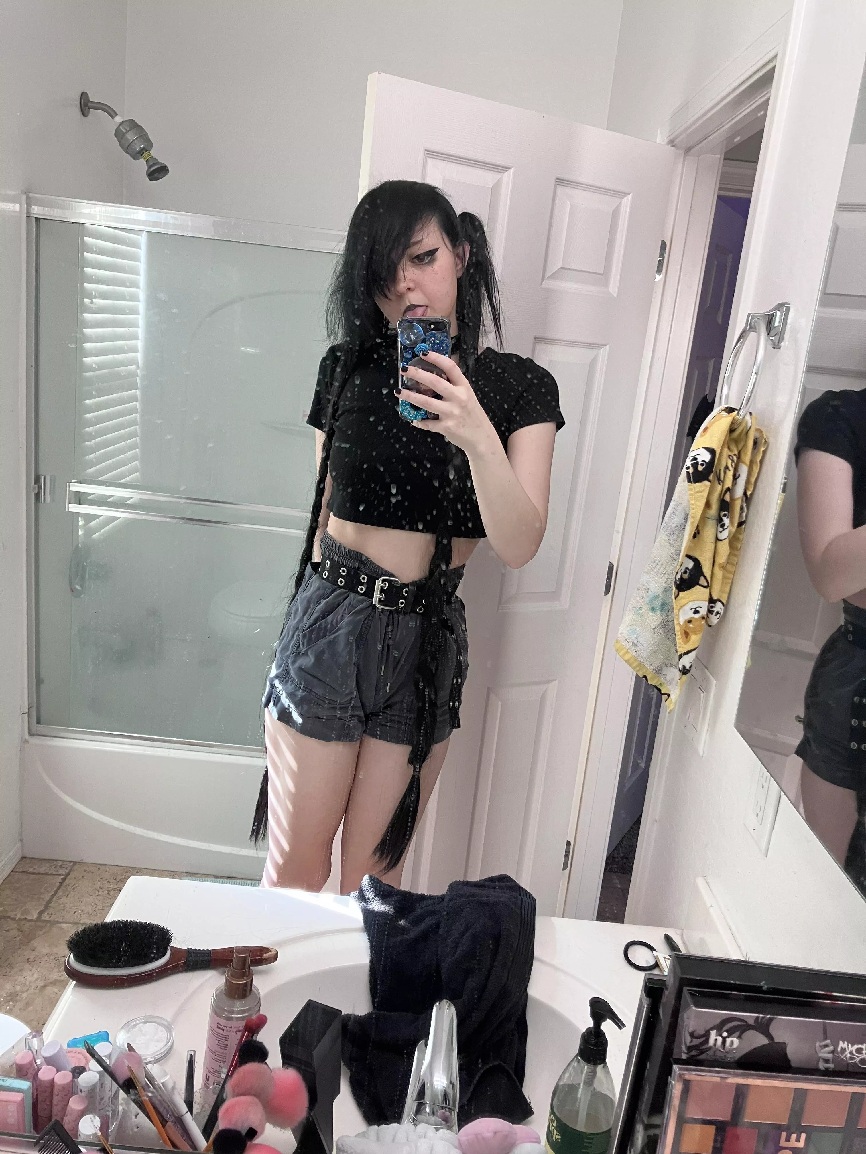 I can’t actually grow my hair that long but look how cool it would be if I could