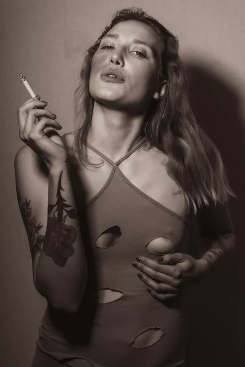 I caught my dress on something 🤷‍♂️😉 [f]