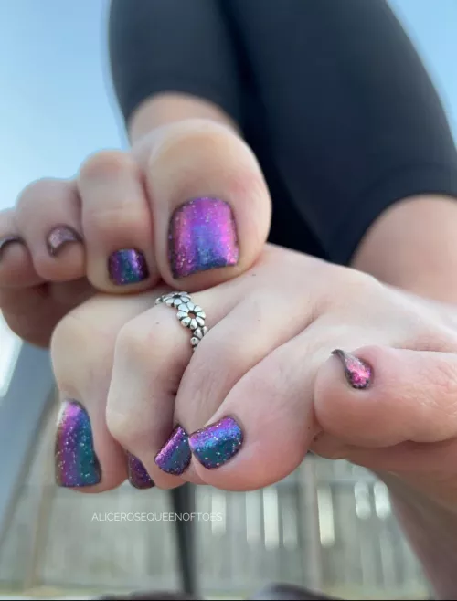 I don’t think you could resist tasting these toes 😋