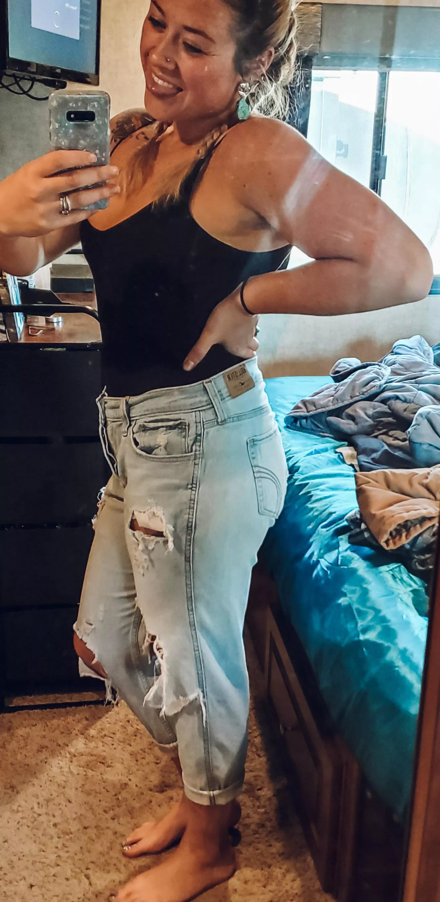 I hope a average milf mirror selfie makes you happy on a Monday 😘