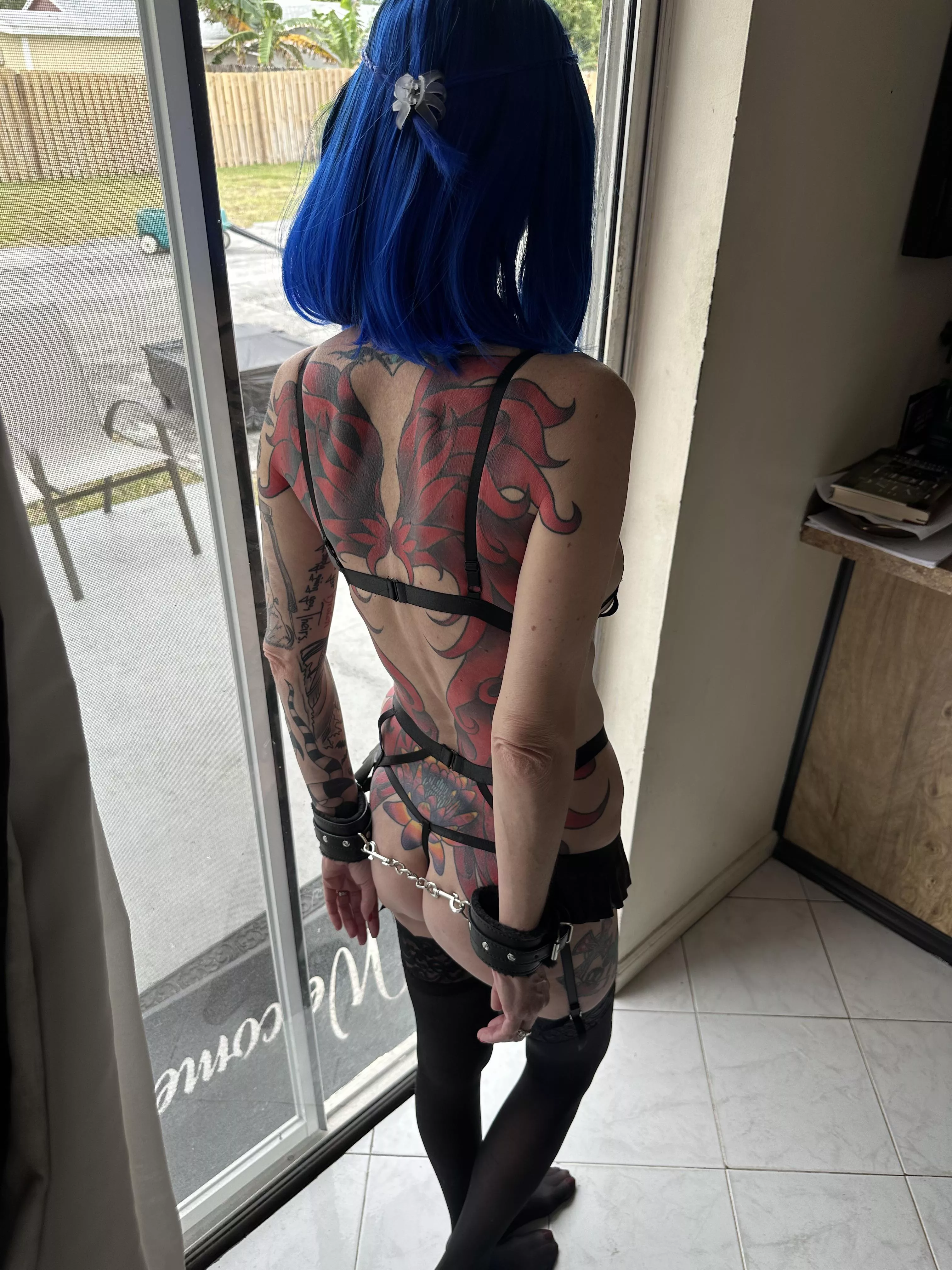 I love being tied down.