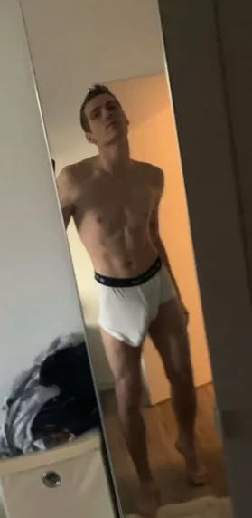 i think i need some tighter boxers lol