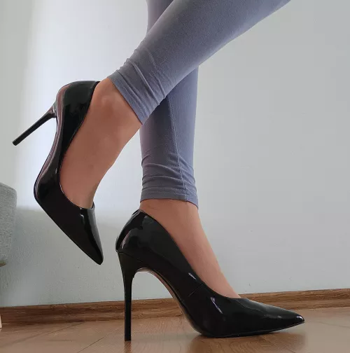 I'm already late for the meeting (OC)