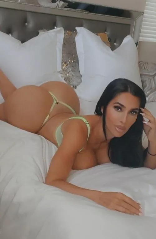 Look at that enormous ass! Going to miss this gorgeous fuckdoll.