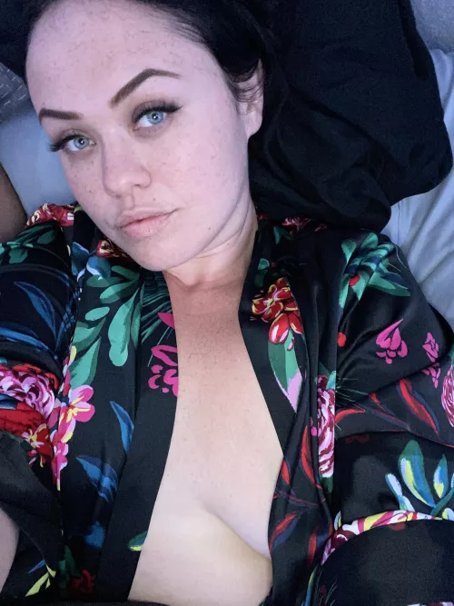 Mommy wants to fuck before bed