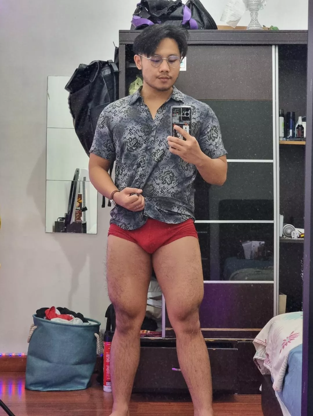 Pic was taken right after I realised my legs were too thicc to fit in my old jeans