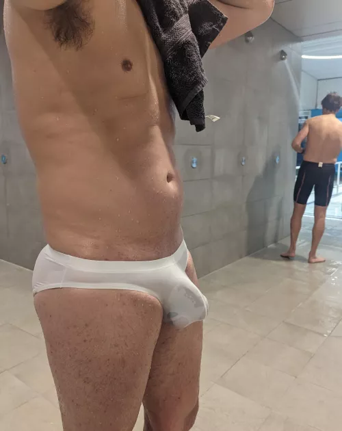 Quick shower after swim 💦