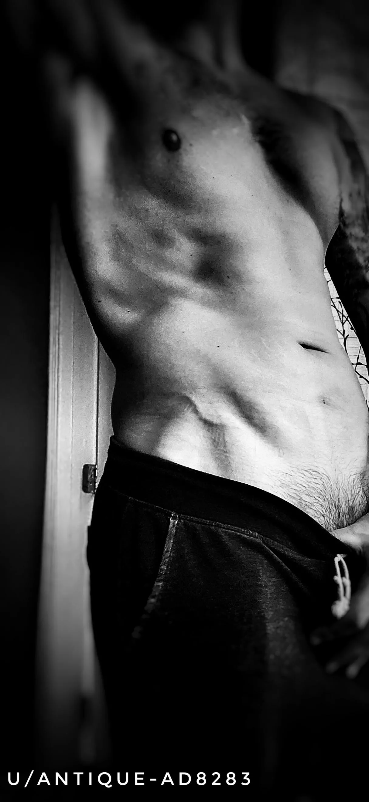 Raise your hand if you were hoping sweatpants season might finally be ending?! 🤣