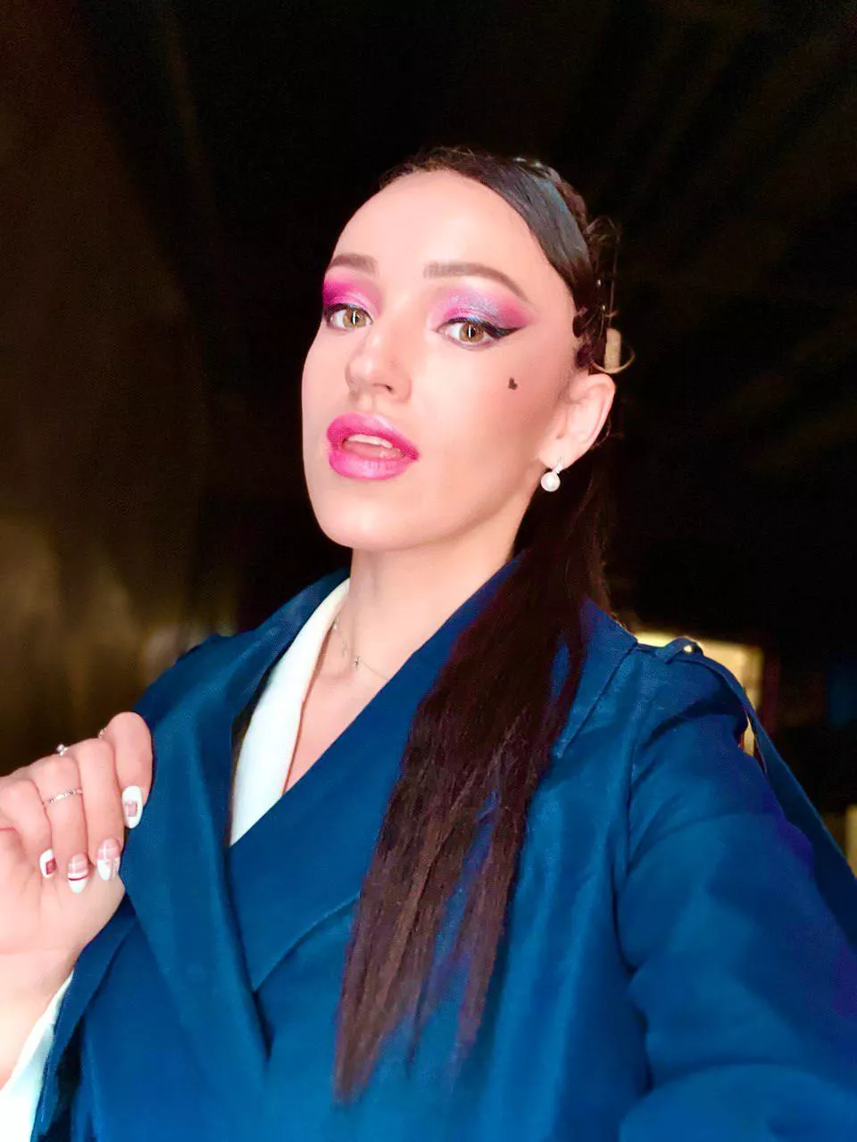 🌈 Ready to find someone who can bring color into my life, and paint a beautiful picture of love with their rainbow of emotions - want to be my colorful companion?