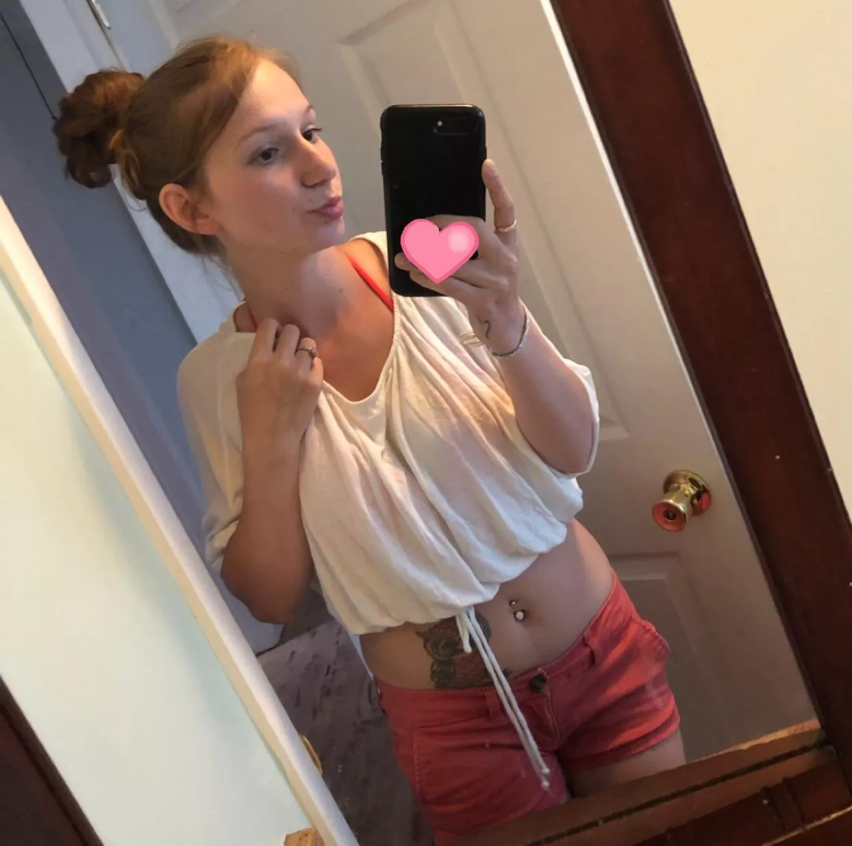 Should I wear more crop tops?💋