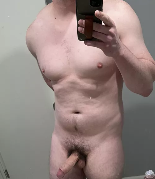 Started getting hard in the changing room 🥸