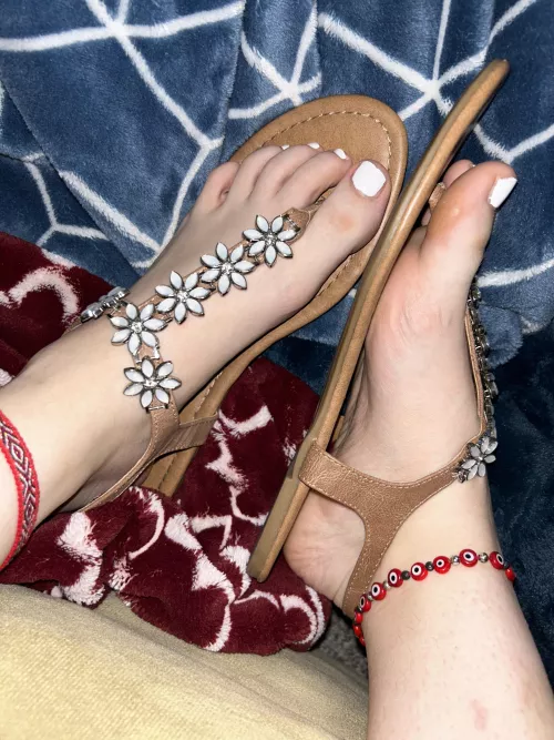 Suck my toes oc dms welcome!!