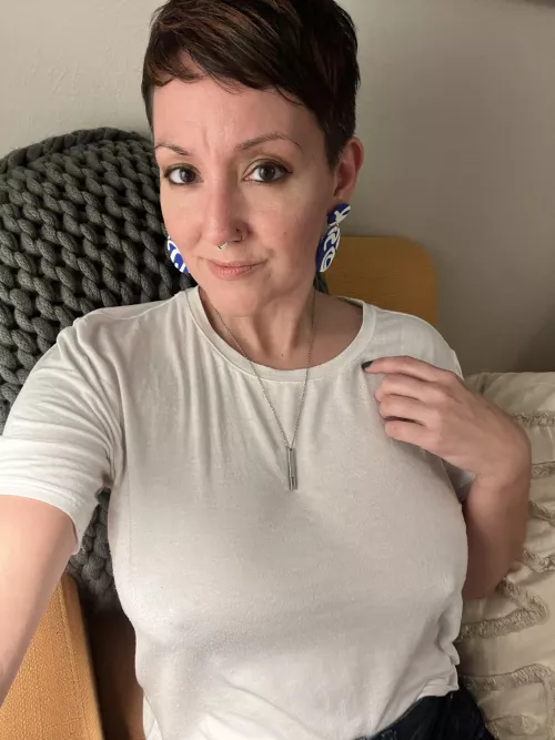 Temperatures dropped so I'm a little extra perky