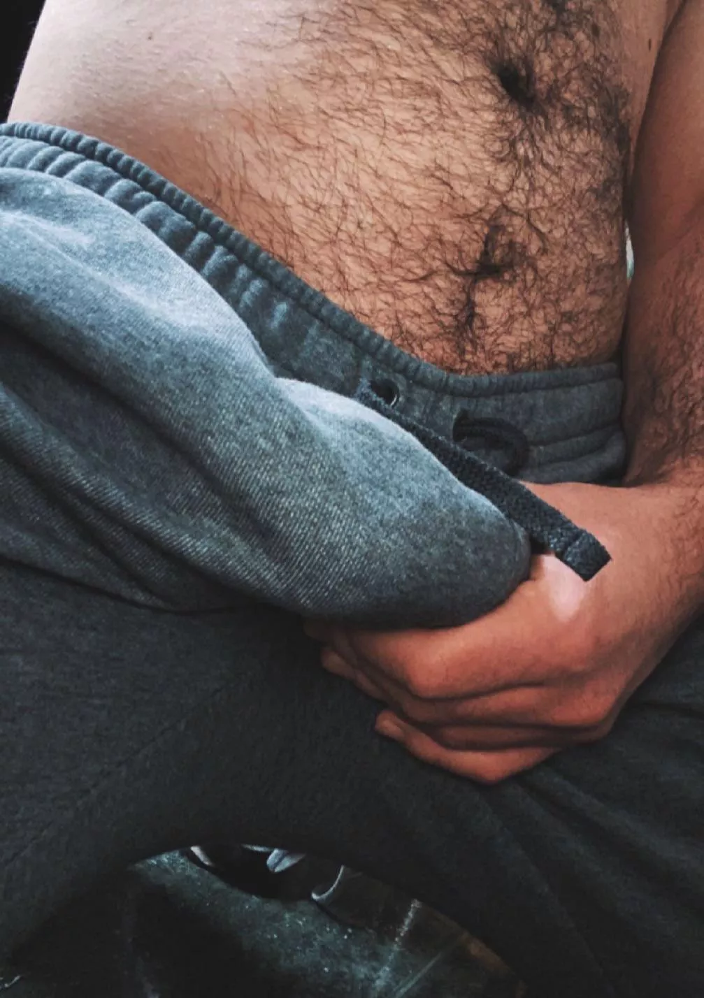 Wanna see what's underneath? 💦