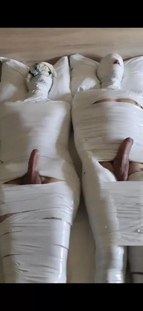 Which slave cums? You decide, loser drinks the winners load 😇🥰