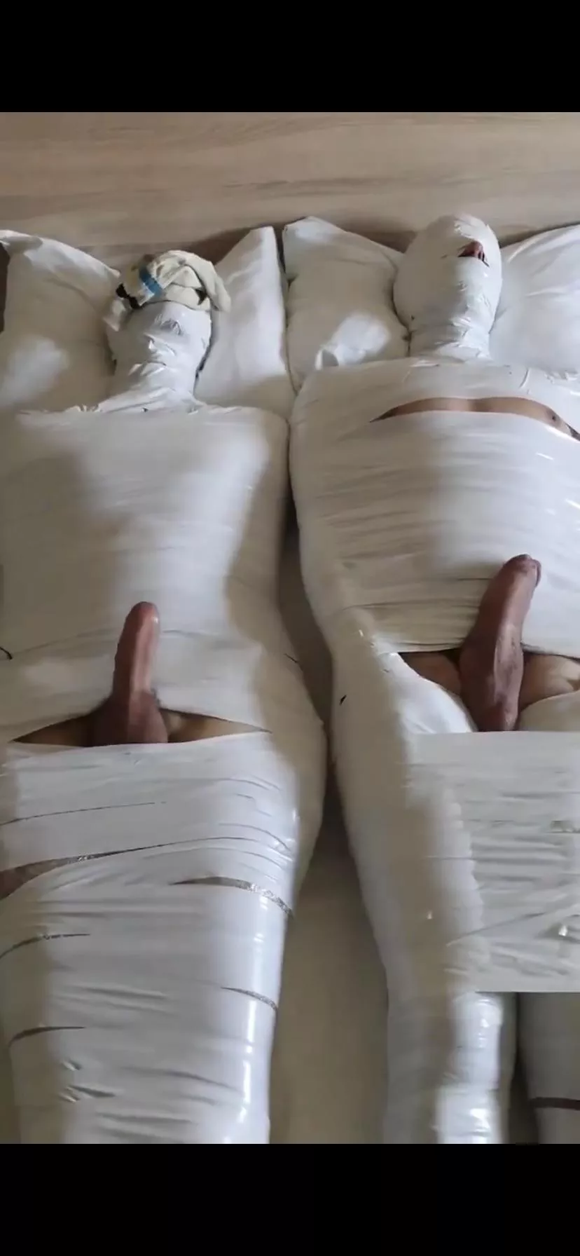 Which slave cums? You decide, loser drinks the winners load 😇🥰