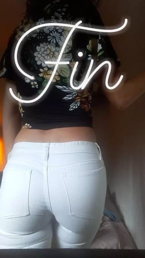 White jeans really accentuate.