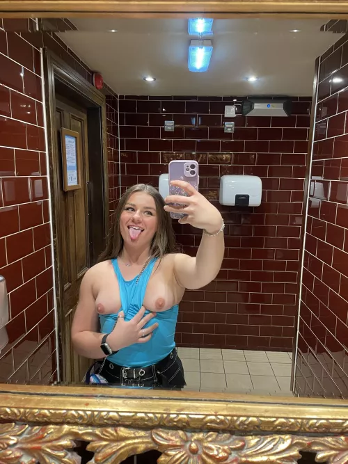 would u fuck me in the bathroom?