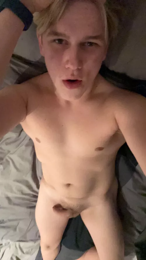 18, add my snap @nikkesami if you want to be my daddy/big bro/master. (i’ll do whatever you want) 🍆😉