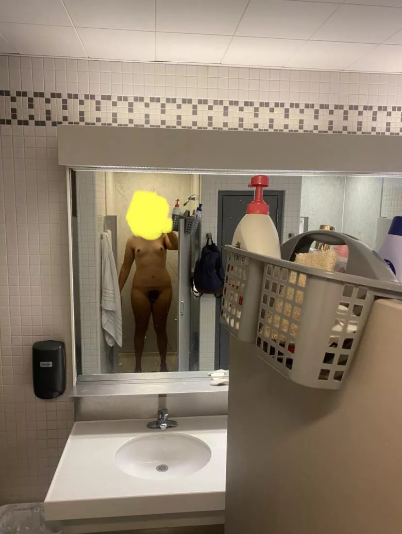 [20F | 5’9 | 156lbs] It doesn’t matter what I do think I always think my body is weird & have a weird shape. I think that’s because I am tall and have small tits; which makes me look boxy. I am considering a boob job and I am trying to lose upp