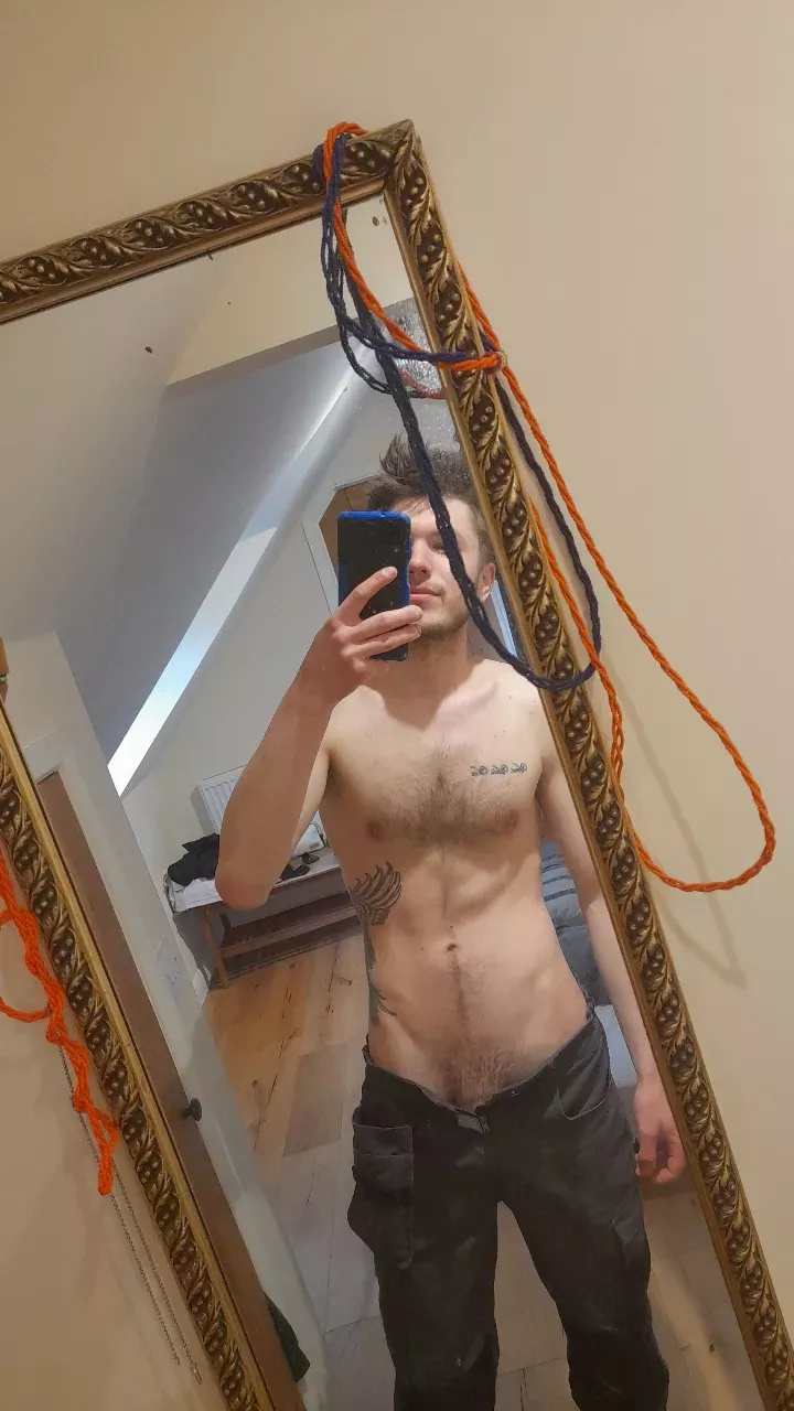 [21] Time to scrub off the farm smell, whos helping? 🚿🫣