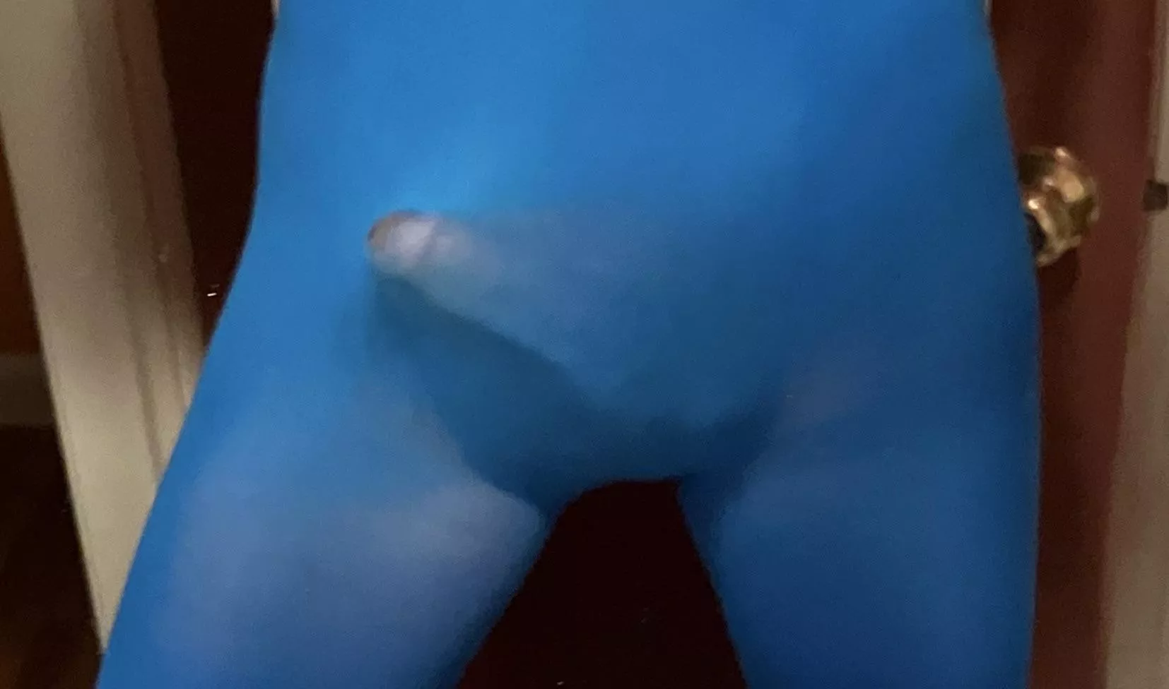 45. Seeking chat friends into guys in leggings