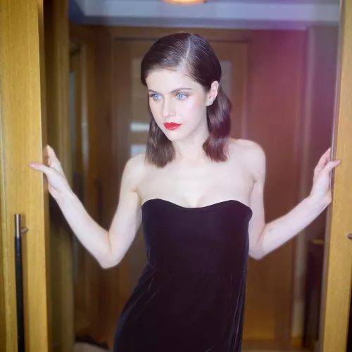 Alexandra Daddario (02/19/23)