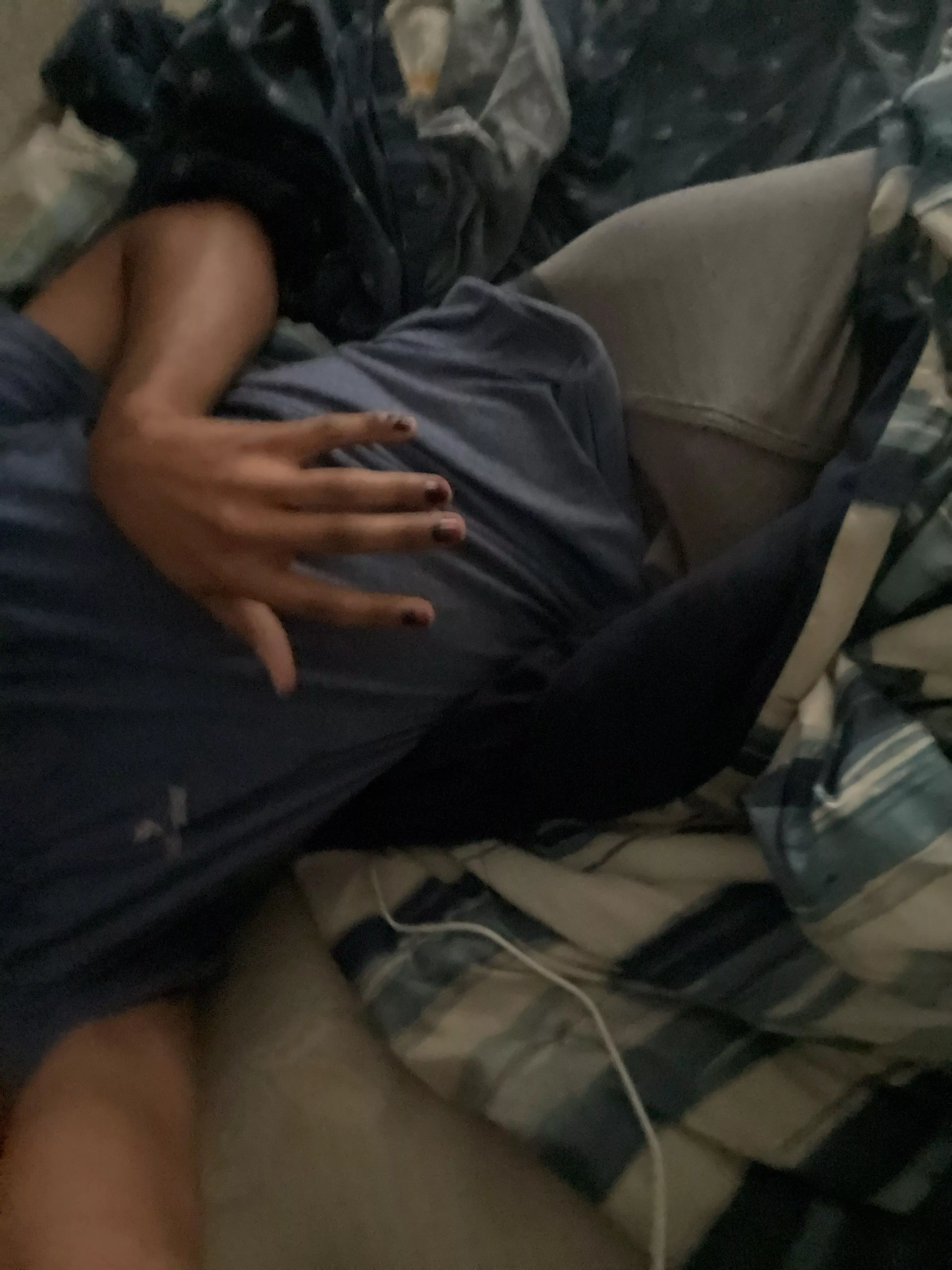 Any straight curious boys wanna see me play with my hole? I’ll do my best. (18-30) fit+ dl+ discreet+ military+++ sc:chris_m231433