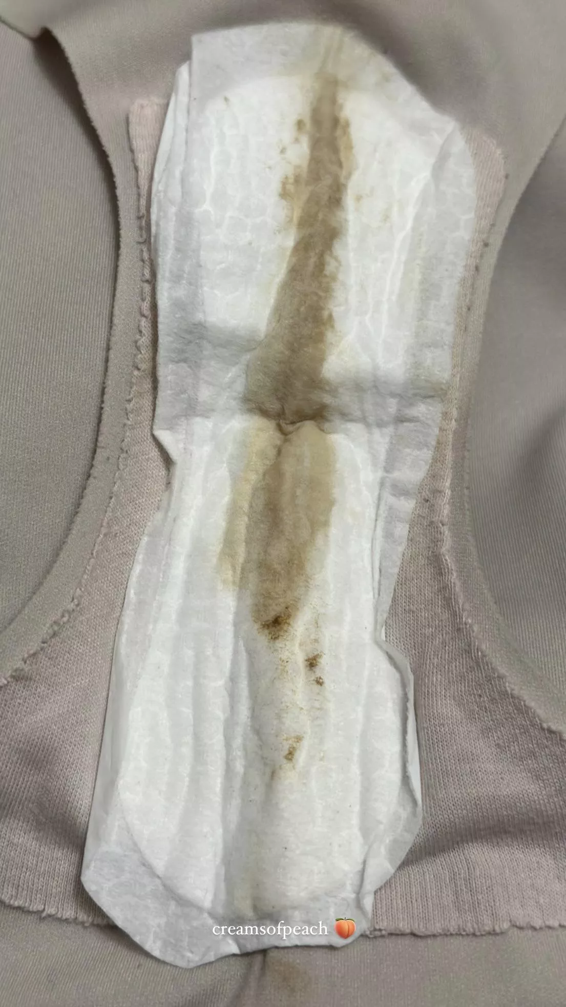 Day 2 of 3 without showering and it’s getting darker by the hour. Every time I sit down on the toilet a mix of aromas meets my nose, so I can’t wait for them to receive this super musky liner.