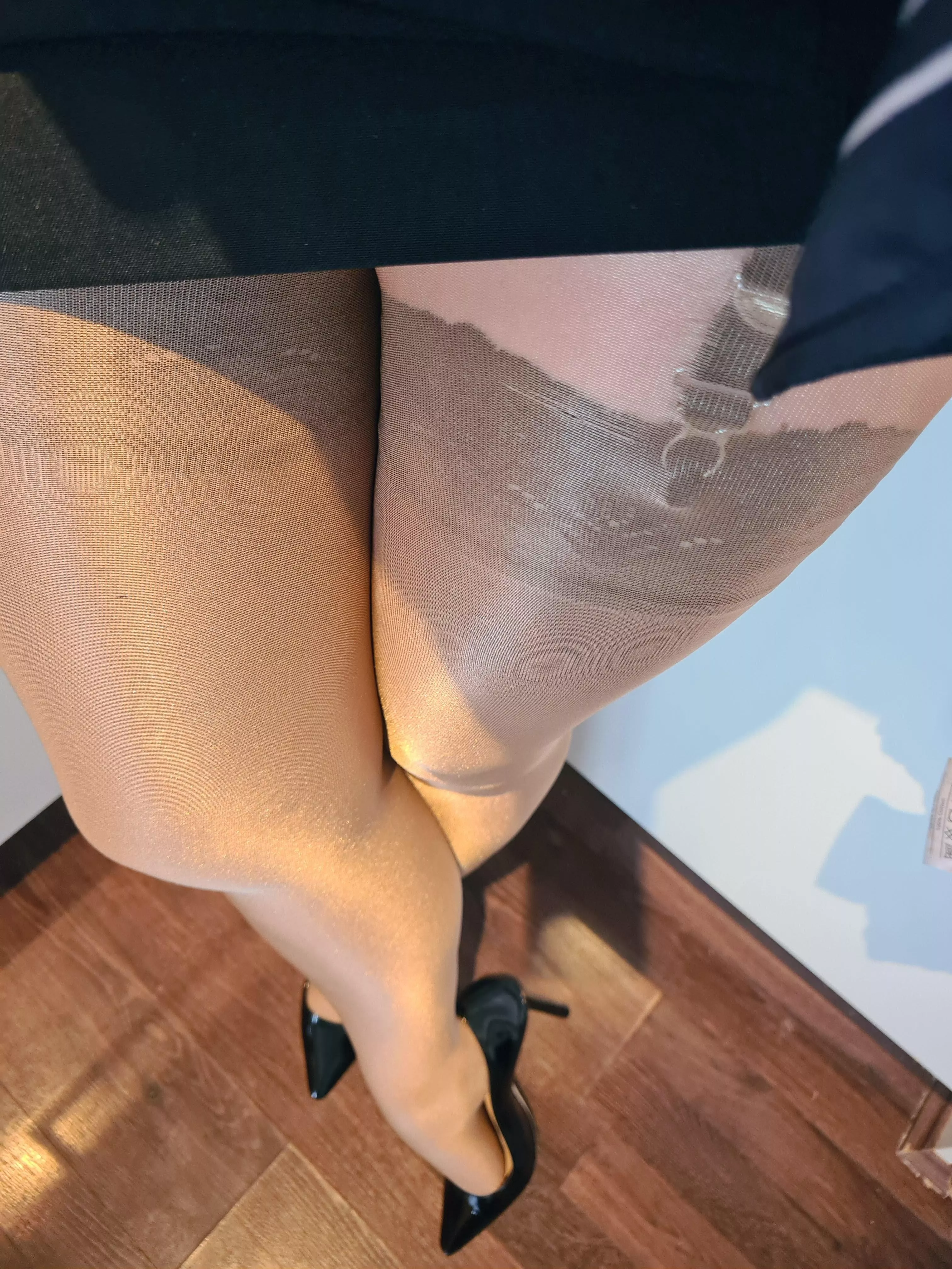 Glistening Wolford Neon