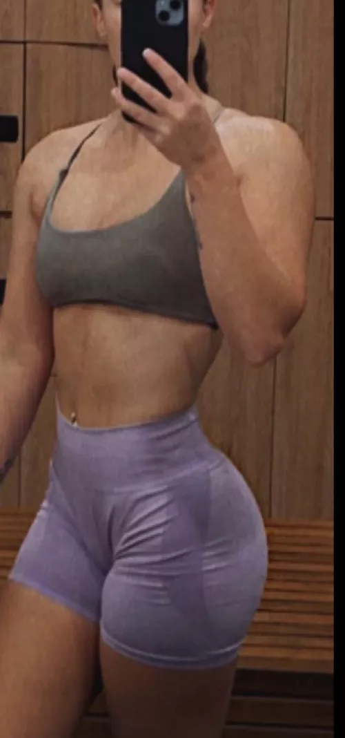 Glutes and hamstrings all cooked🍑