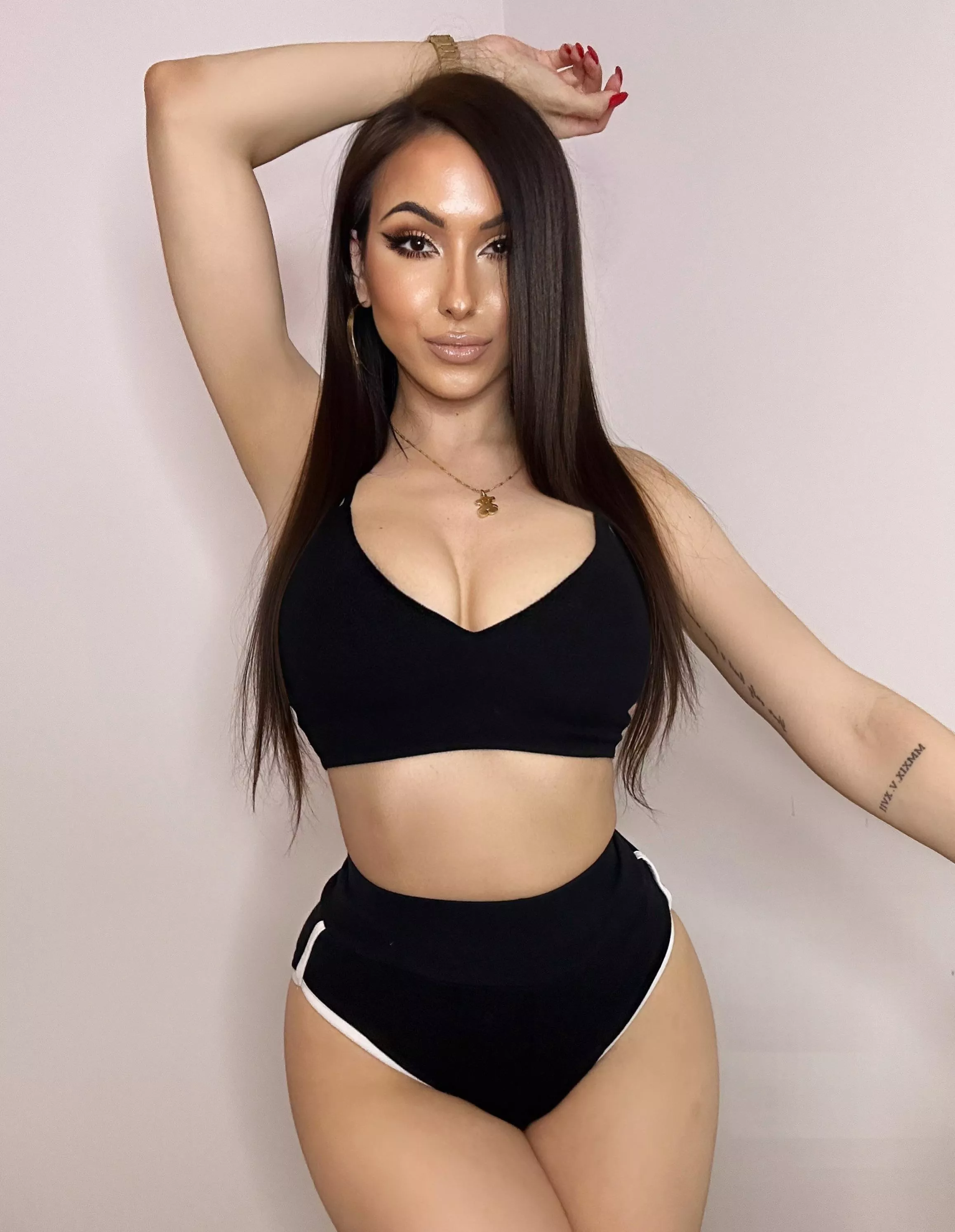 Hope you like me in black :)