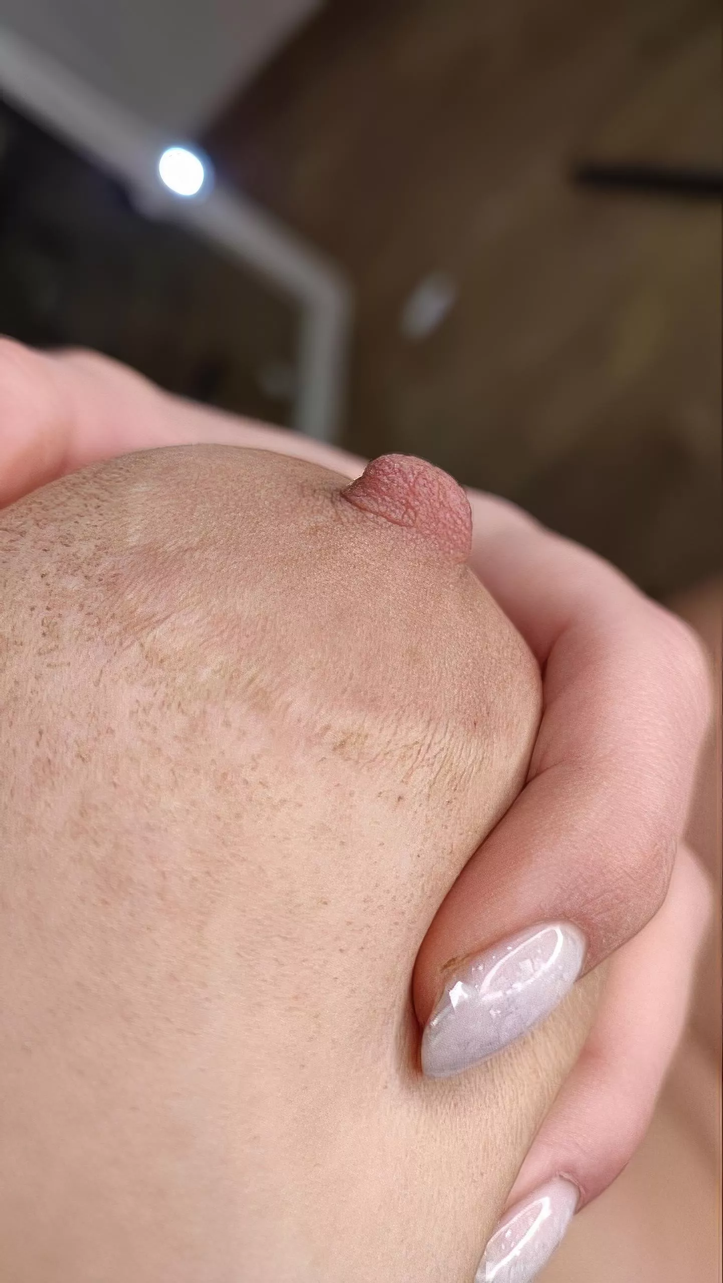 I like to take pictures of my sexy places so that you can fantasize more about me