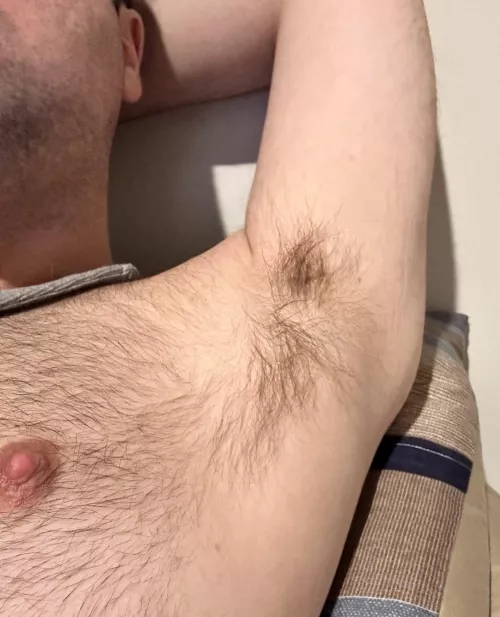 I love the look of a hairy pit after a guy just had his mouth in there