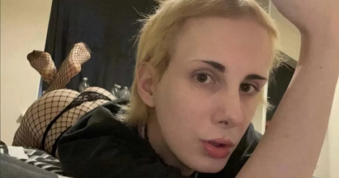 I wanna get fucked in so many different ways 🥰