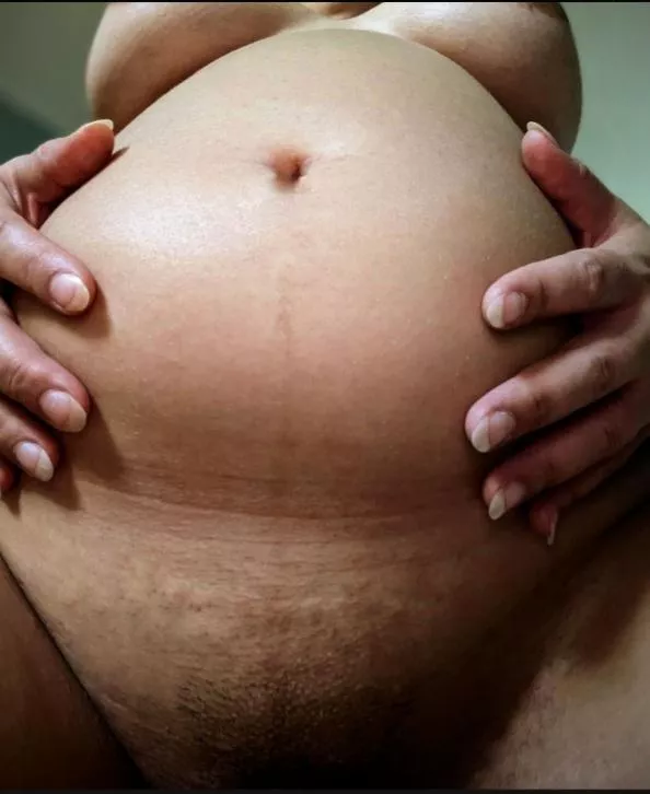 I wish I could fuck every guy that likes my pregnant body