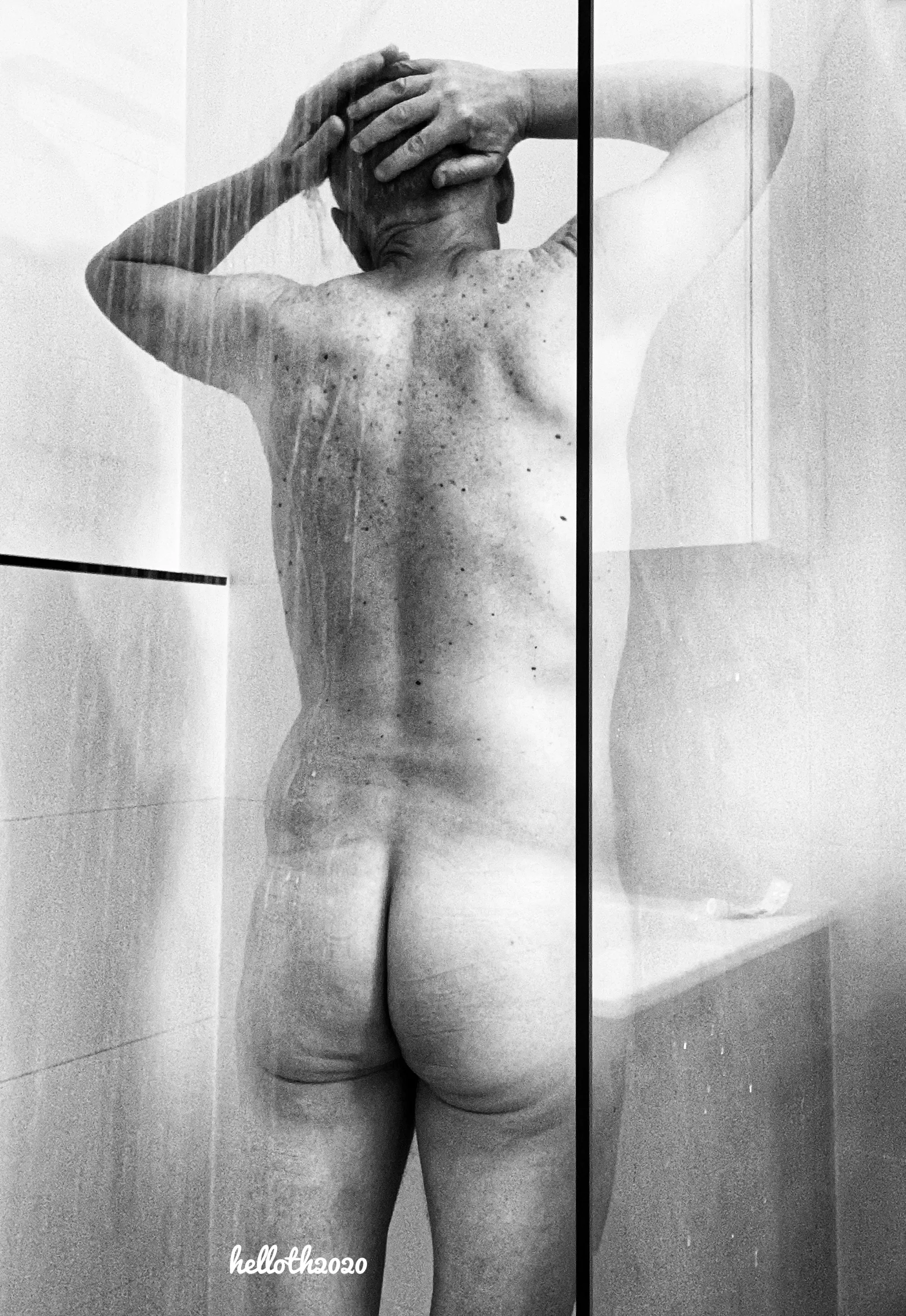 It’s Sydney, it’s Wednesday, it’s Hump Day and I just wanna sing along in the shower…who’s joining me?