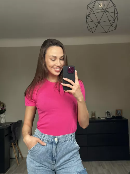 Jeans and a cute top, always a winning combo